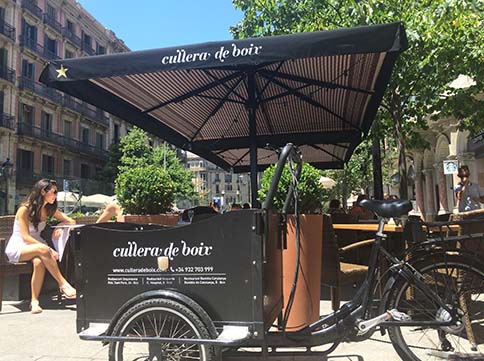 La renovada terrassa del restaurant Cullera de Boix a la rambla de Catalunya.