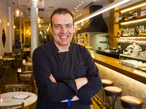 El chef de Cullera de Boix, Xavier Matarrodona, en el restaurante Rambla, en Barcelona (Foto: Enrique Marco).